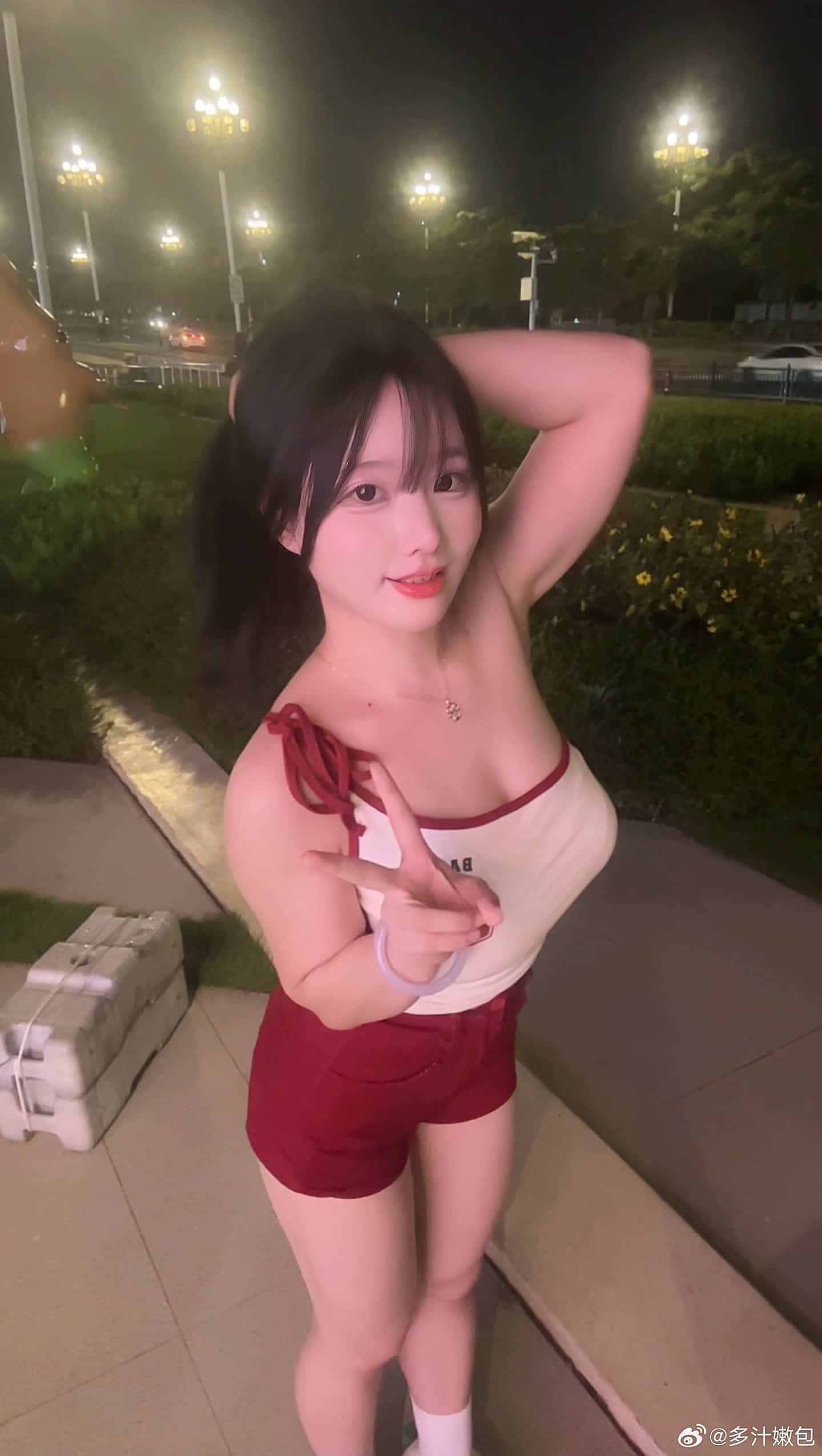 抖音 蜜汁包丫 5套 微密圈写真图集视频下载 偶像派2026插图1 抖音 蜜汁包丫 5套 微密圈写真图集视频下载 偶像派2026插图1