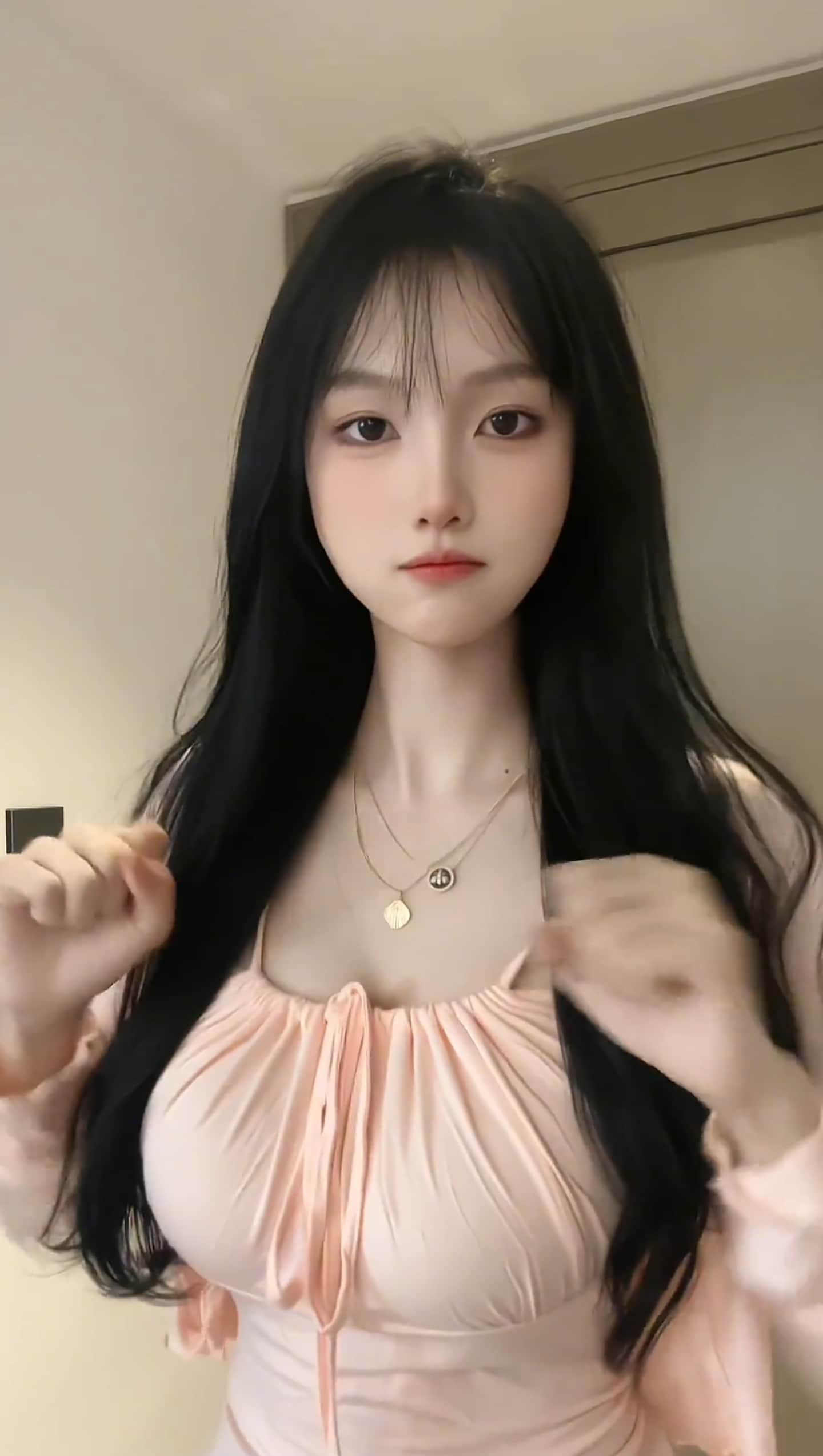 抖音 剁椒芋头UNI(芋头bb) 14套 微密圈写真图集视频下载 偶像派2099插图1 抖音 剁椒芋头UNI(芋头bb) 14套 微密圈写真图集视频下载 偶像派2099插图1