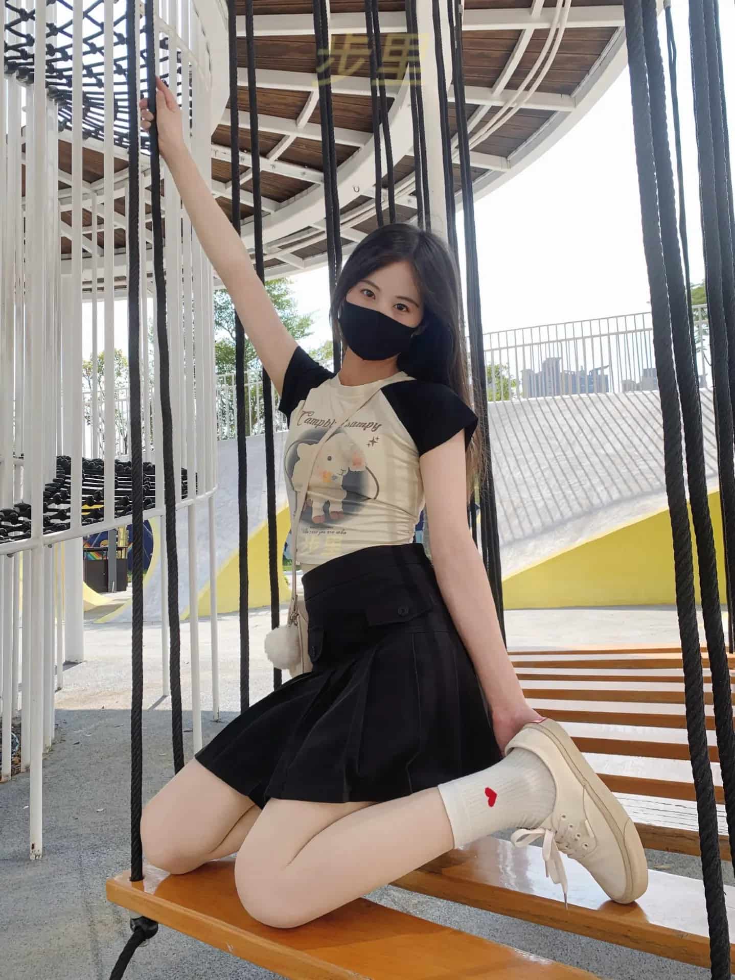 抖音 小步里 2套 全套写真图集视频下载 偶像派2112插图3 抖音 小步里 2套 全套写真图集视频下载 偶像派2112插图3