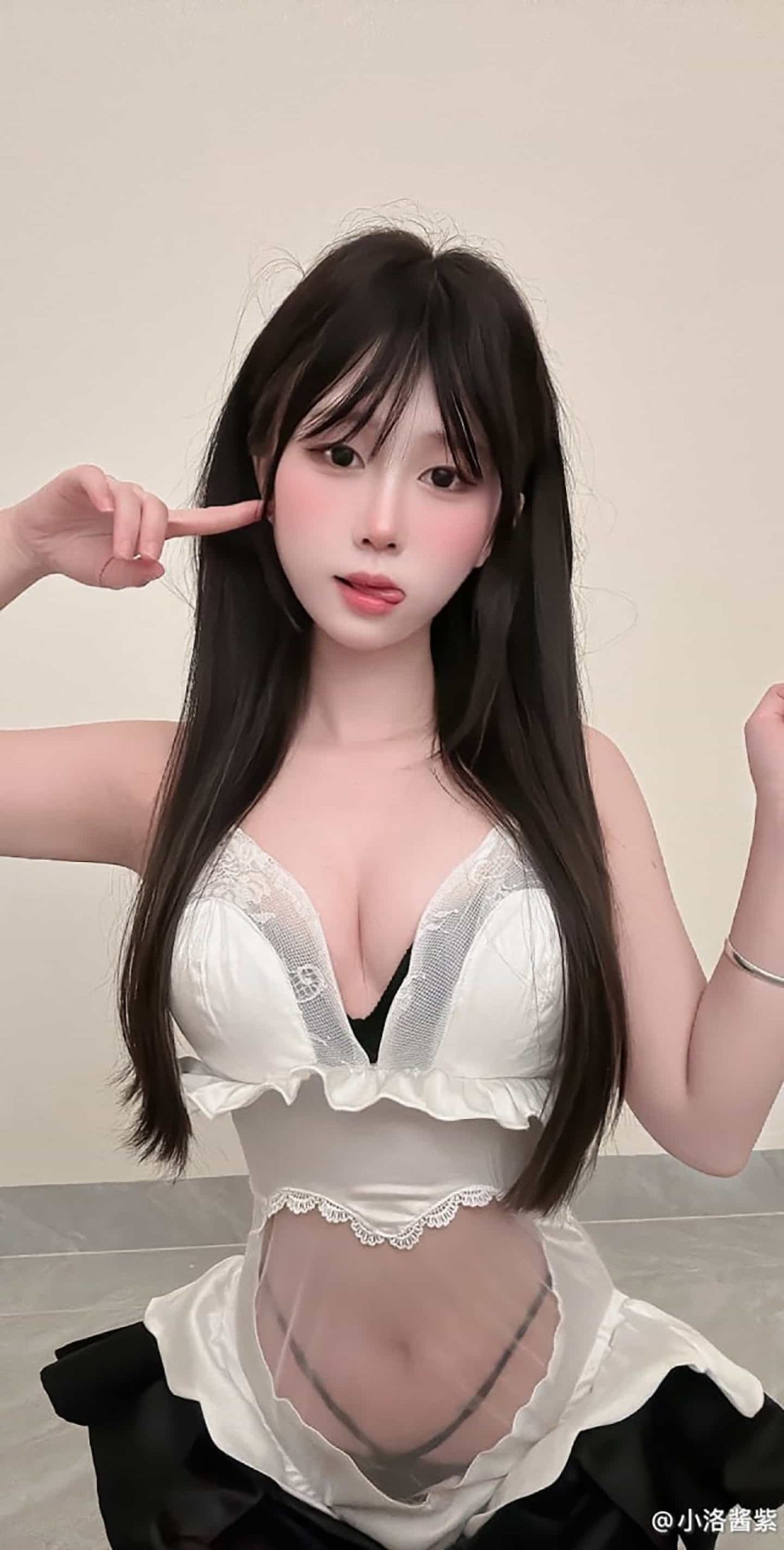洛洛酱紫 3套 微密圈写真图集视频下载 偶像派2182插图1 洛洛酱紫 3套 微密圈写真图集视频下载 偶像派2182插图1