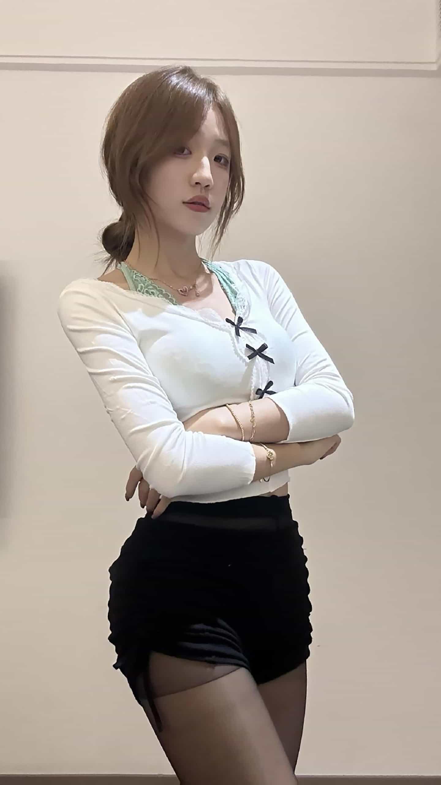 抖音 吴希诺 4套 微密圈写真图集视频下载 偶像派2184插图1 抖音 吴希诺 4套 微密圈写真图集视频下载 偶像派2184插图1